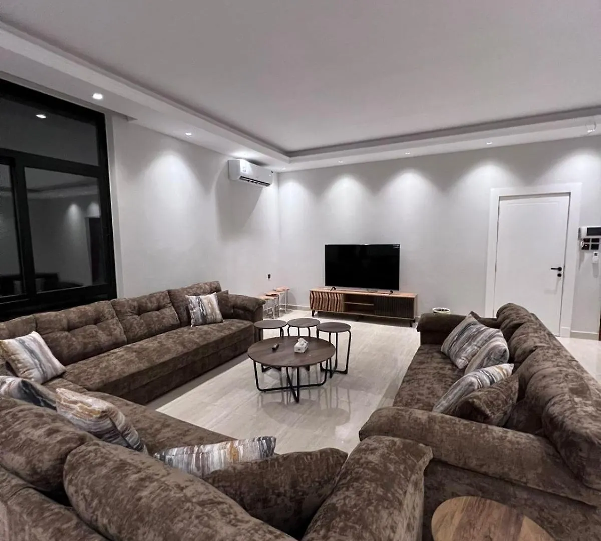 Comfy Cave Apartments كمفي كيڤ マディーナ